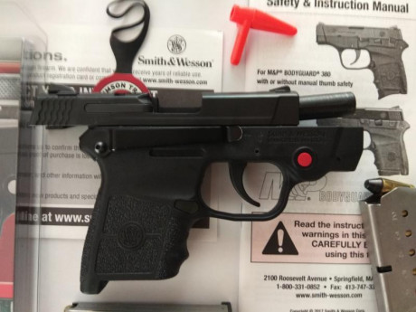VENDIDA

Pues vendo Bodyguard 380 con laser rojo a estrenar.
No ha disparado ni un solo tiro, la compré 41