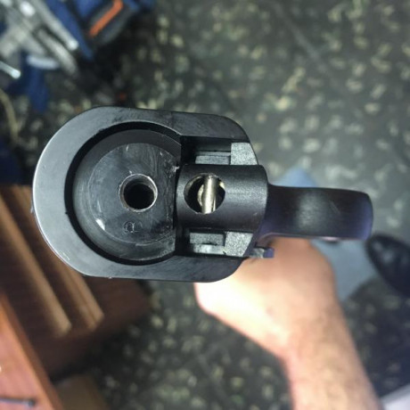 Hola todos, compre una Mossberg 500  con culata Hogue a un forero, dispare con ella una caja de cartuchos 01