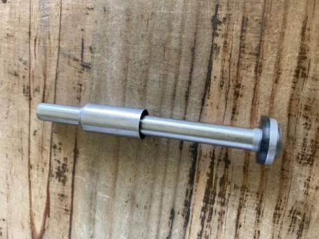 Vendo guia solida del muelle recuperador para 1911 de 5”
45 euros puesta en casa .
Saludos 00