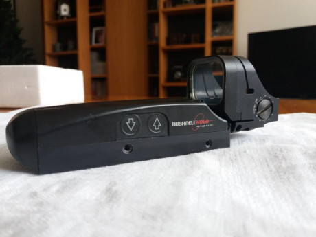 Buenos días.

Pongo en venta un punto rojo holográfico en perfecto estado.

Se trata del conocido y probado 11