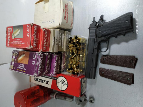 Vendo el siguiente material del calibre 45:
-Dies cal45
-2 Shell Holder
-Turquesa de dos cabidades
-Recalibrador 00