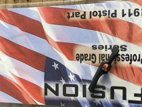 Desconector nuevo de 1911. 
Precio 15 euros 
Saludos. 00