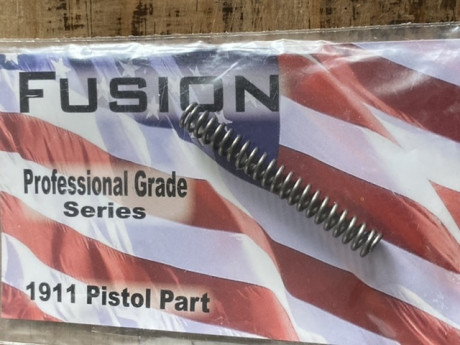 Muelle real ó del martillo percutor de 1911. 
12 euros 
Gracias 00