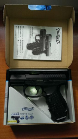 Pistola de aire comprimido de Blow Back, con muy poco uso. Entrego maletin y municion. Precio 70€. Gastos 02