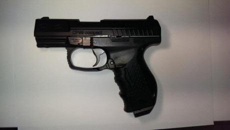 Pistola de aire comprimido de Blow Back, con muy poco uso. Entrego maletin y municion. Precio 70€. Gastos 01