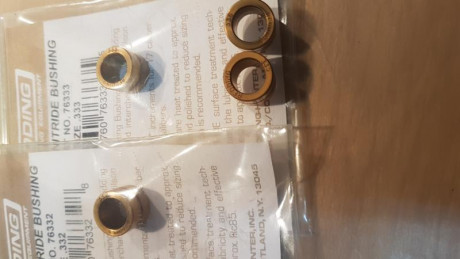 Por no usar, vendo este juego de dies Redding calibre 308 Winchester:
- Neck sizer type S, con 4 bushings 02