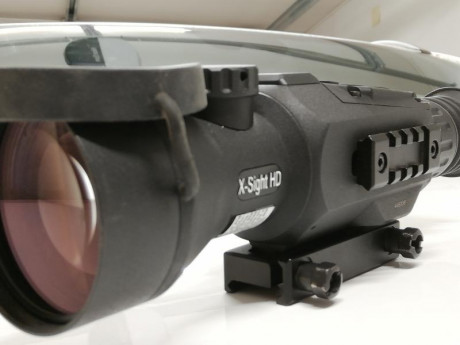 Hola a todos,
Tengo un VISOR ATN X-SIGHT II 5X20 HD, el que graba en tarjeta SD video y foto, con montura 01