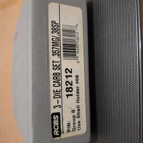 Vendo Dies RCBS del cl.38/357, estado impecables ya que no se han cargado mas de 200 cartuchos, estan 00