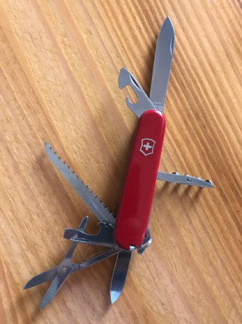 Vendo Navaja Victorinox Huntsman, usada pero en muy buen estado. 16,95 envío incluido por mensajería a 01