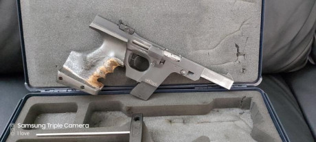 Vendo pistola Walther gsp calibre 32wc. Maletín Walther dos cargadores. La vendo por disponer de otra 11