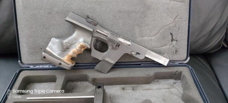 Vendo pistola Walther gsp calibre 32wc. Maletín Walther dos cargadores. La vendo por disponer de otra 10