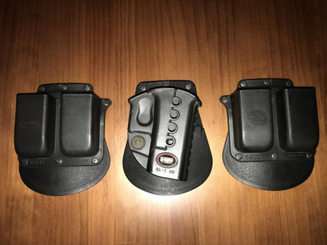 Vendo conjunto de funda y dos portacargadores dobles para Glock. De la marca israeli Fobus, fabricados 01