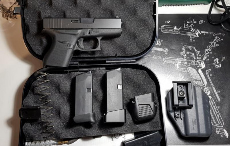 Vendo Glock 43 9mm en perfecto estado.
Se incluye funda interior y ampliaciones de cargador: un +1, un 00