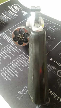 Se vende Revolver Astra calibres .357 magnun y 38, estado impecable como se puede ver en las fotos, muy 00