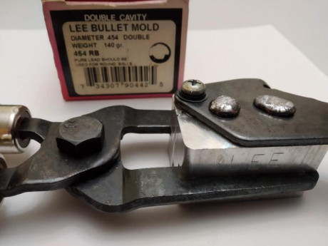 Vendo las siguientes turquesas LEE precio/u. 25 €, están en Madrid, si hay que enviarlas +6€:

.454 bola 02