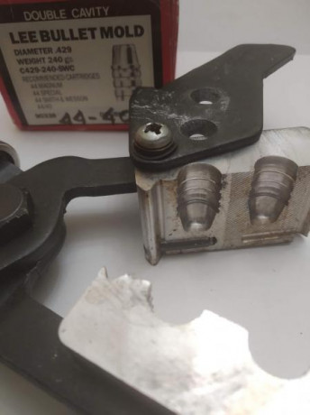 Vendo las siguientes turquesas LEE precio/u. 25 €, están en Madrid, si hay que enviarlas +6€:

.454 bola 32
