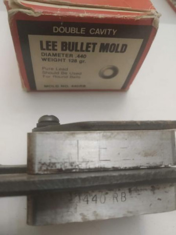 Vendo las siguientes turquesas LEE precio/u. 25 €, están en Madrid, si hay que enviarlas +6€:

.454 bola 31