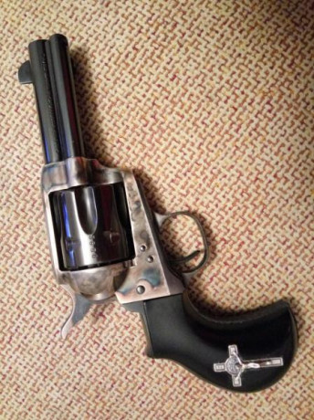 Vendo cachas Uberti Colt SAA para Grip Thunderer, compradas y nunca utilizadas, nuevas. 50 euros entregadas 01
