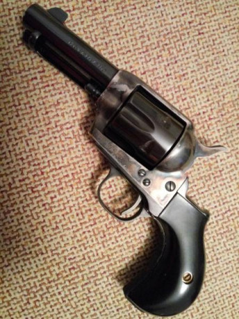 Vendo cachas Uberti Colt SAA para Grip Thunderer, compradas y nunca utilizadas, nuevas. 50 euros entregadas 00