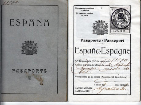  EN RECUERDO Y HOMENAJE A LOS QUE YA NO ESTÁN. 

Si pones en  GOOGLE    PASAPORTES EN LA MEMORIA   da 11