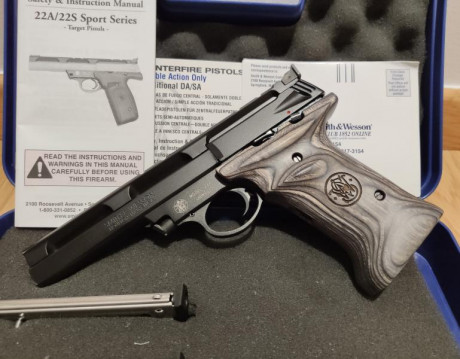 En venta Smith & Wesson modelo 22A-1 del calibre 22. El arma se entrega con la caja original, instrucciones 02