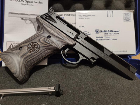En venta Smith & Wesson modelo 22A-1 del calibre 22. El arma se entrega con la caja original, instrucciones 01