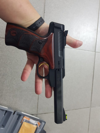 Muy buenas,

Se vende pistola browning buck mark en perfecto estado.
Con muy pocos disparos, 5 cajas de 00