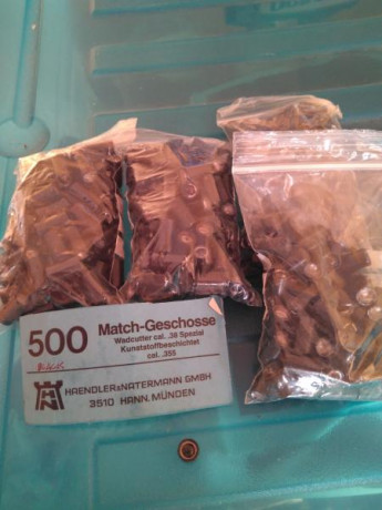 Vendido, gracias a todos
Hola, vendo un lote de recarga del .38SPECIAL Por quitarme el revólver y cambiar 11