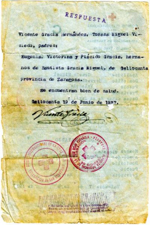  EN RECUERDO Y HOMENAJE A LOS QUE YA NO ESTÁN. 

Si pones en  GOOGLE   PASAPORTES EN LA MEMORIA  da igual 41