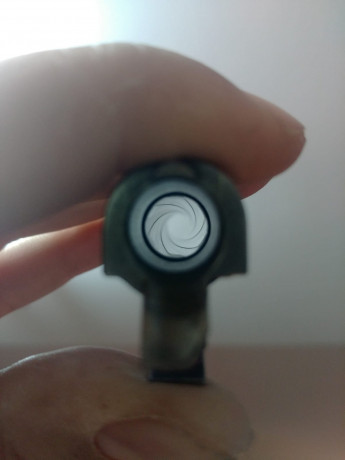 En venta BROWNING HIGH POWER 9mm en muy buen estado. Guiado en F. El pavonado esta en perfecto estado, 12