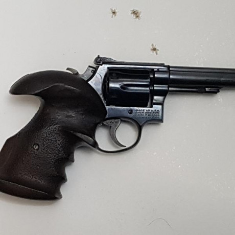Vendo SW 38spl de 6 pulgadas en perfecto estado,lo vendo por 300€ para vaciar un poco el cupo y el armero, 00