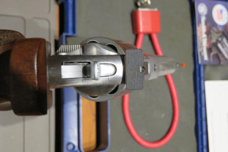 Pues lo dicho vendo este magnifico revolver de 7 disparos S&W 620 38/357 en perfecto estado, muy buen 11