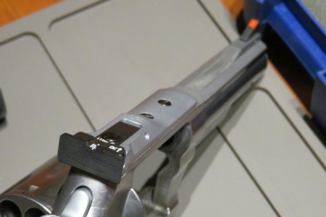 Pues lo dicho vendo este magnifico revolver de 7 disparos S&W 620 38/357 en perfecto estado, muy buen 20