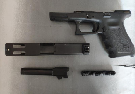Vendo Glock 19C 3 Generación con dos cargadores. Guiada en A.
En perfecto estado. Incluye DOS fundas, 00
