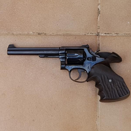 Vendo SW 38spl de 6 pulgadas en perfecto estado,lo vendo por 300€ para vaciar un poco el cupo y el armero, 41