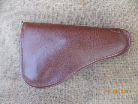 Revolver en perfecto estado, con útil de limpieza y funda de transporte, guiado con la licencia F, se 22