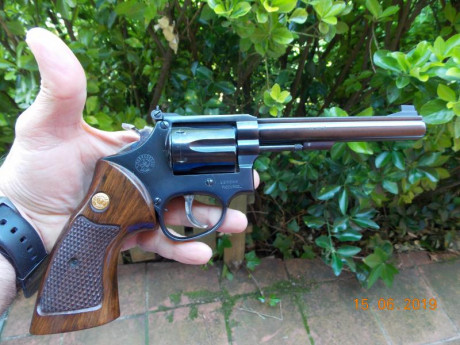 Revolver en excelente estado, muy equilibrado y muy preciso, guiado con la licencia F, se envía a la Intervención 12