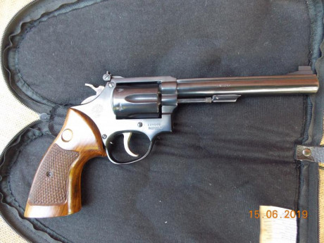 Revolver en excelente estado, muy equilibrado y muy preciso, guiado con la licencia F, se envía a la Intervención 10