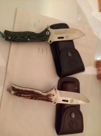 Que tal vendo estas piezas 
1 lote de navajas J&Vsv3 una micarta y otra ciervo , nuevas a estrenar 00