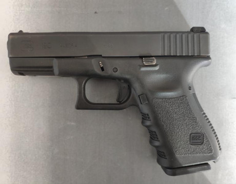 Busco glock 19 que este en buen estado cuidada y bien de precio. 32