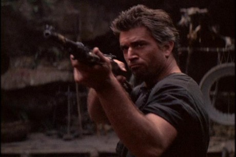 Compañeros,

En vista de las ganas de algunos (Elcafe, Wilcow, Vrakk, etc) por adivinar armas de películas 120