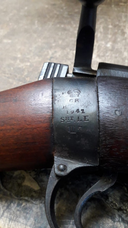 lee enfield no1 mk3 de 1941 

En bien estado, sin repavonar.
El enganche de la bayoneta ha sido cortado 01