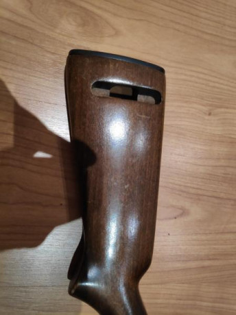 Buenos días, por falta de uso desde hace muchas años, vendo mi carabina del 22LR semiautomática Erma EM1, 00