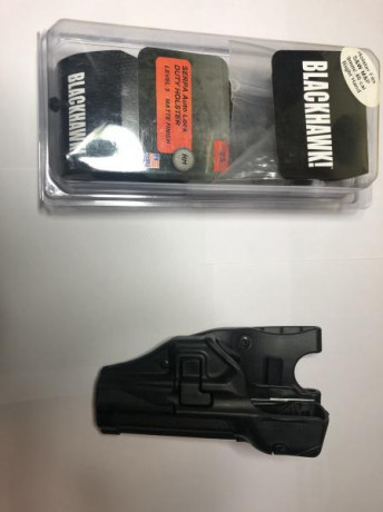 Buenas, vendo fundas para smith and wesson m&p, las fundas son las siguientes:

Safariland nivel II 10