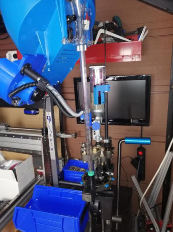 Pongo a la Venta Dillon super 1050 a full a estrenar. Habra recargado unos 300 cartuchos, la prensa lleva 10