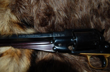 Muy buenas a todos!
Pongo a la venta este magnífico revolver que adquirí recientemente y que me ha hecho 02