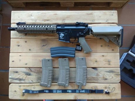 Por culpa de una lesión de cadera he tenido que dejar el airsoft y vendo todo el material que tengo. Es 01