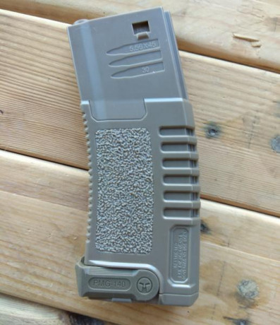 Por culpa de una lesión de cadera he tenido que dejar el airsoft y vendo todo el material que tengo. Es 11