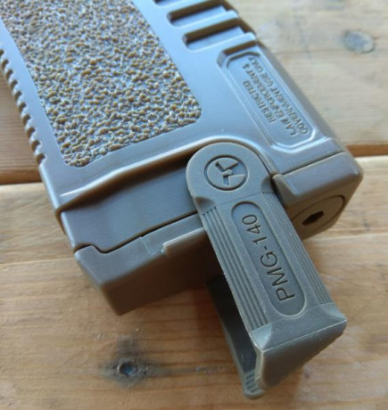 Por culpa de una lesión de cadera he tenido que dejar el airsoft y vendo todo el material que tengo. Es 10