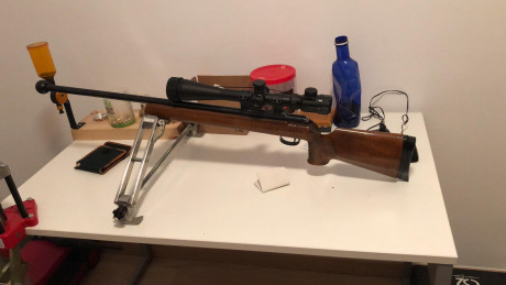 Muy buenas compañeros,

Por dejar la afición, un compañero me ha pedido que le anuncie su Carabina Anschütz 02